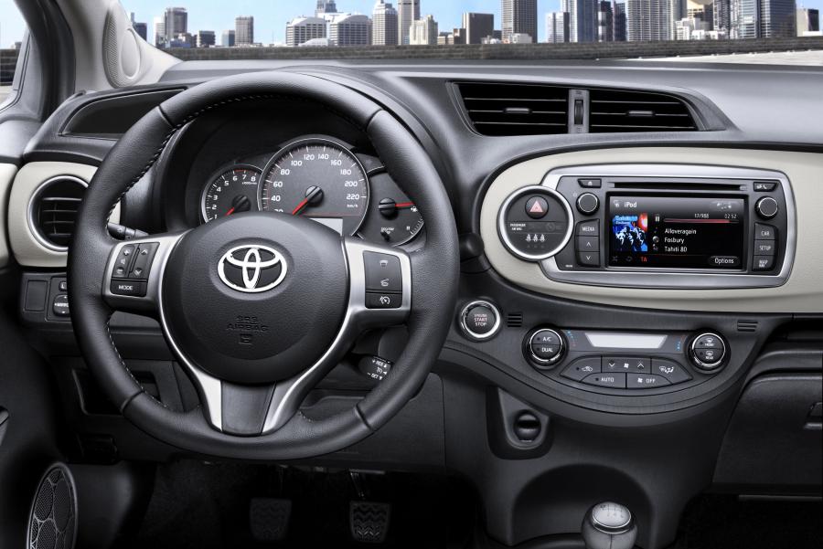  Toyota Yaris 2012 года  (фото 30 из 56)